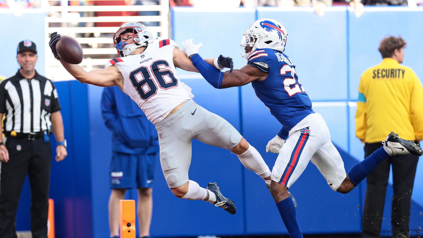 Patriots receiver Efton Chism III makes a one-handed touchdown catch against the Bills